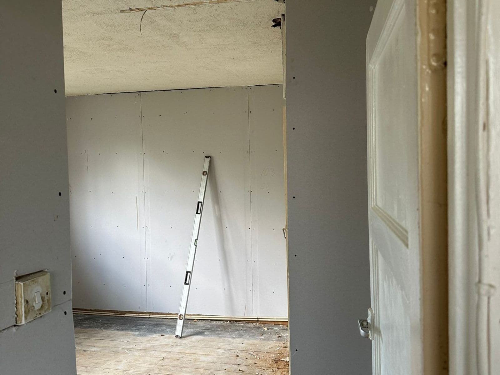 Figtree Walk plastering & dry-lining Thumbnail 13