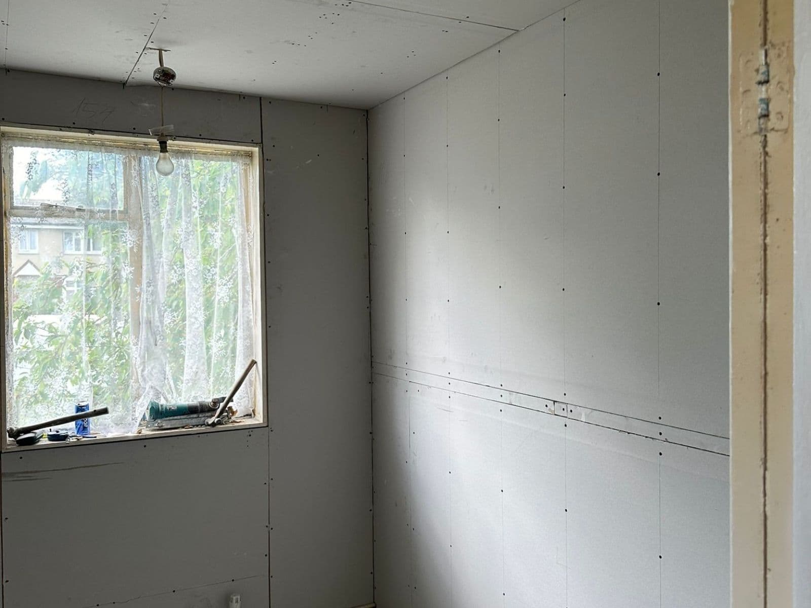 Figtree Walk plastering & dry-lining Thumbnail 15