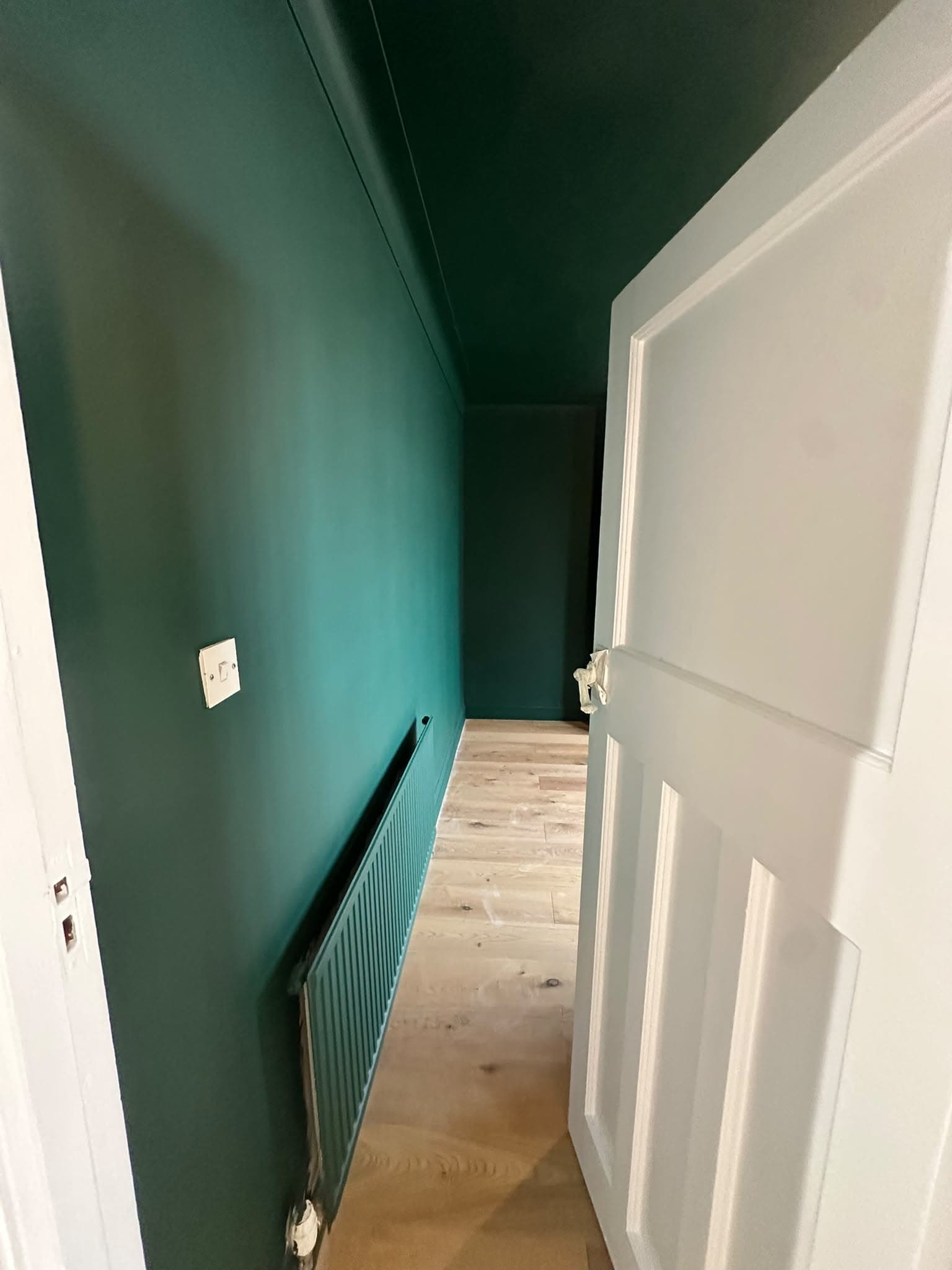 Parsonage Gardens (painting & decorating) Thumbnail 6