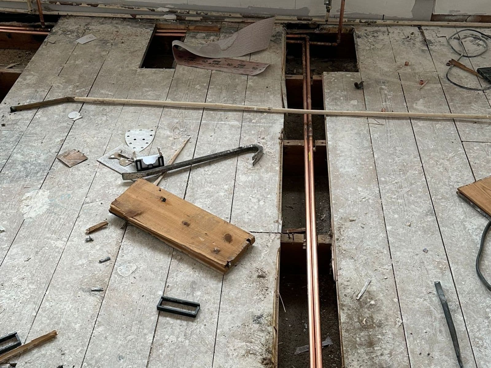Queenswood Avenue heating & windows Thumbnail 6