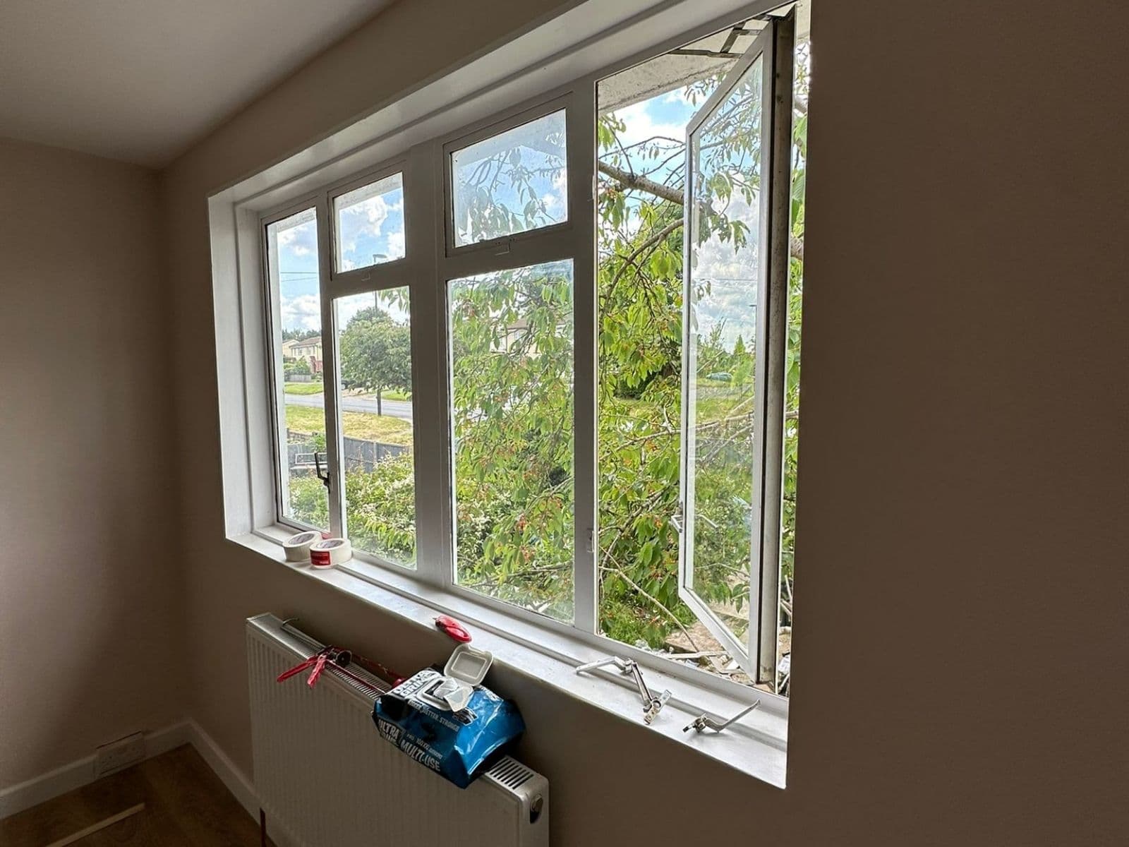 Queenswood Avenue heating & windows Thumbnail 11