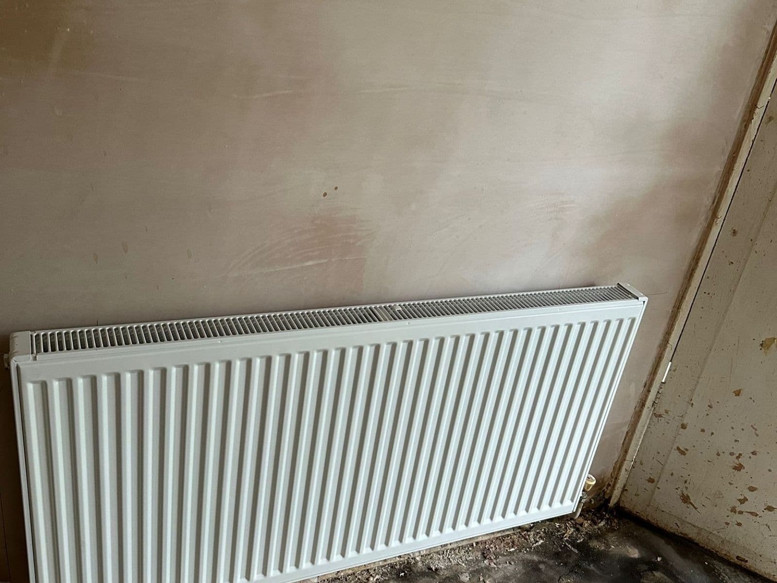 Queenswood Avenue heating & windows Thumbnail 12